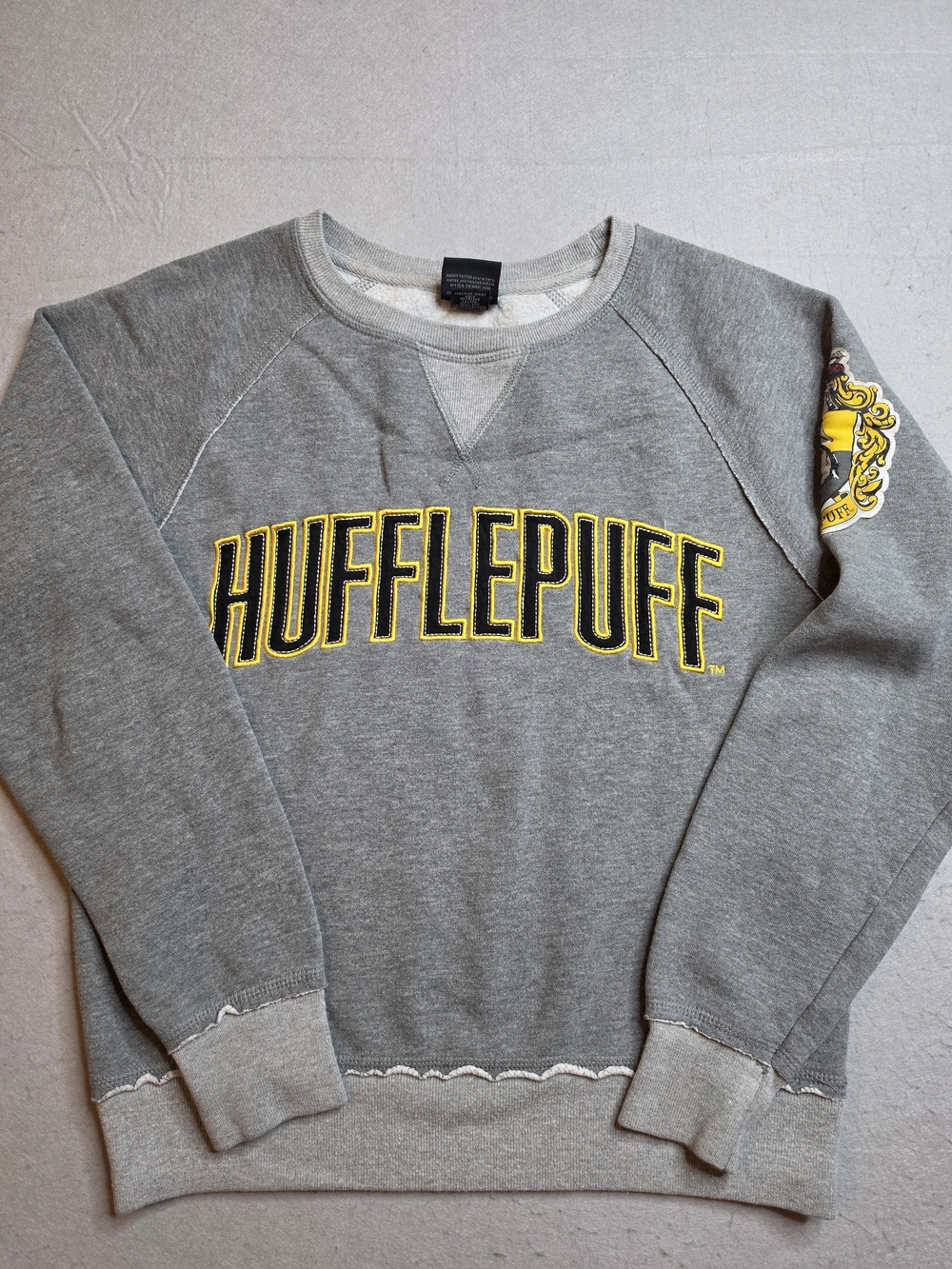 Harry Potter 'Hufflepuff' Grey Crewneck Sweatshirt with Yellow Applique XS